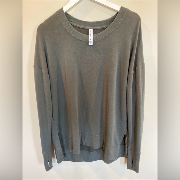 Athleta Coaster Luxe Sweater Sage Green Size Medium Thumb holes Oversized - Picture 1 of 5